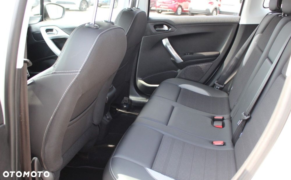 Peugeot 2008 - 15