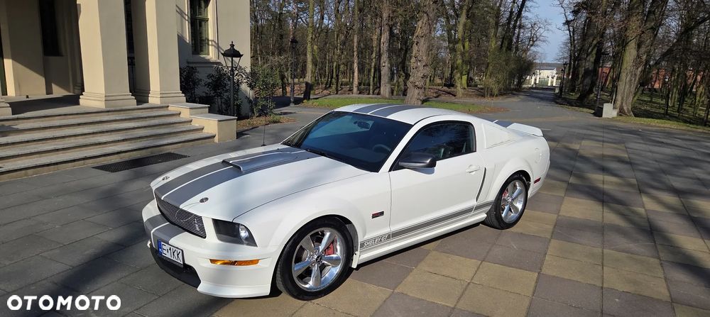 Ford Mustang - 4
