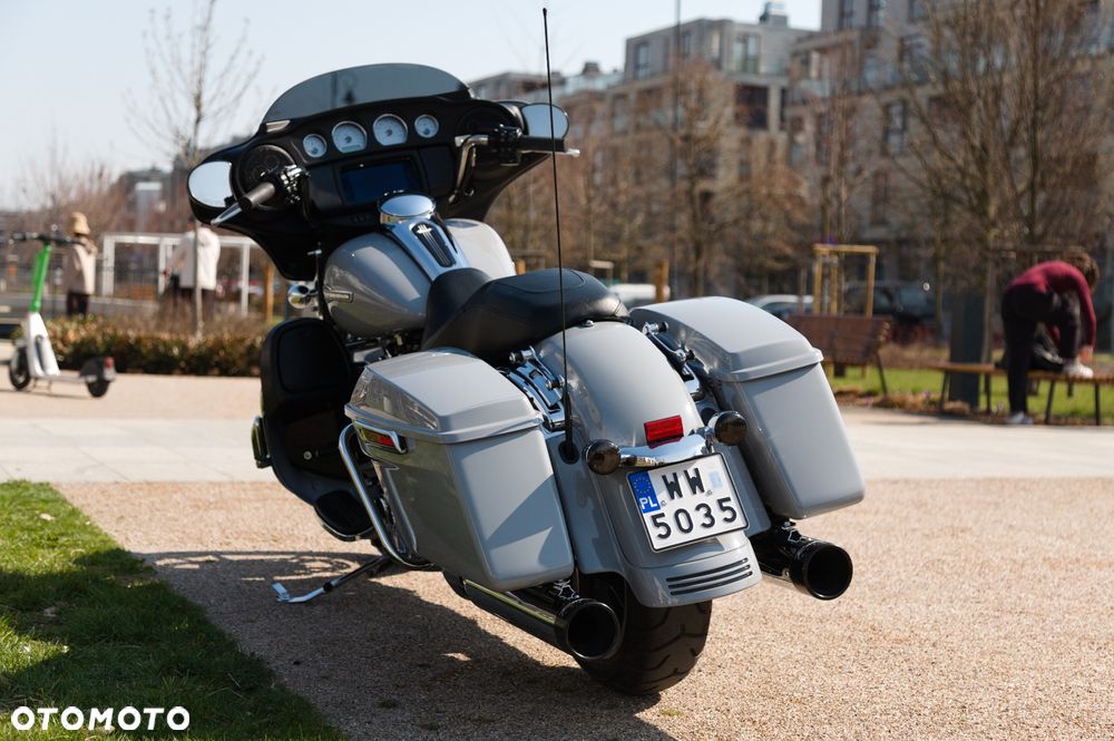 Harley-Davidson Touring Street Glide - 8