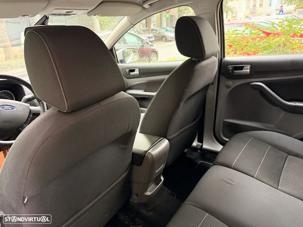 Ford Focus SW 1.6 TDCi Ghia - 14