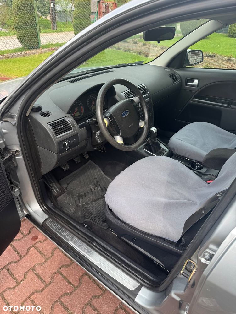 Ford Mondeo 1.8 Ambiente - 9