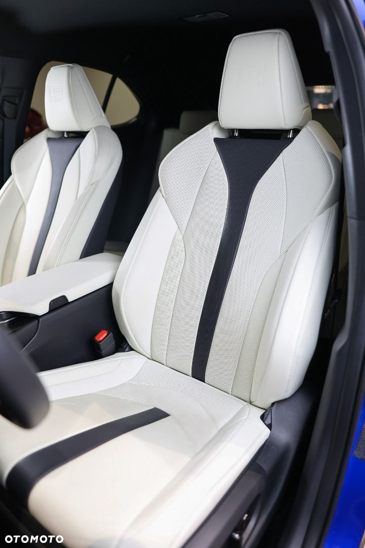 Lexus UX - 9