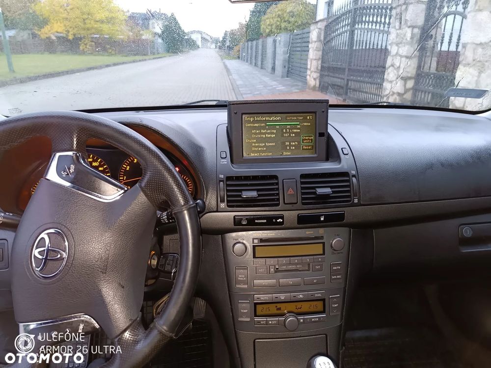 Toyota Avensis - 6