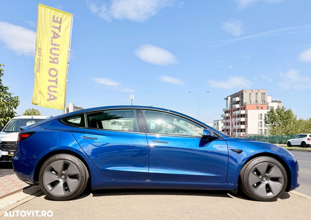Tesla Model 3 - 29