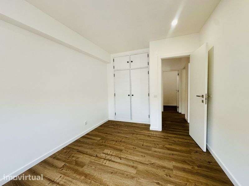 Arrendo T2 REMODELADO c/garagem centro Cadaval - Grande imagem: 3/8