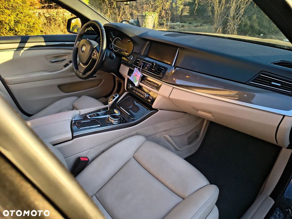 BMW Seria 5 528i Modern Line - 10