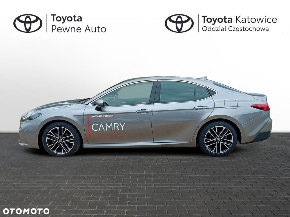 Toyota Camry - 5