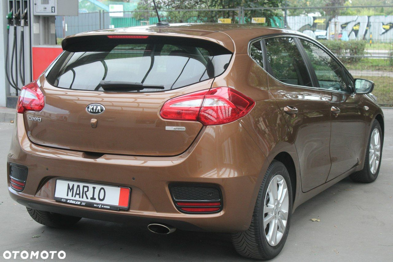 Kia Ceed - 36