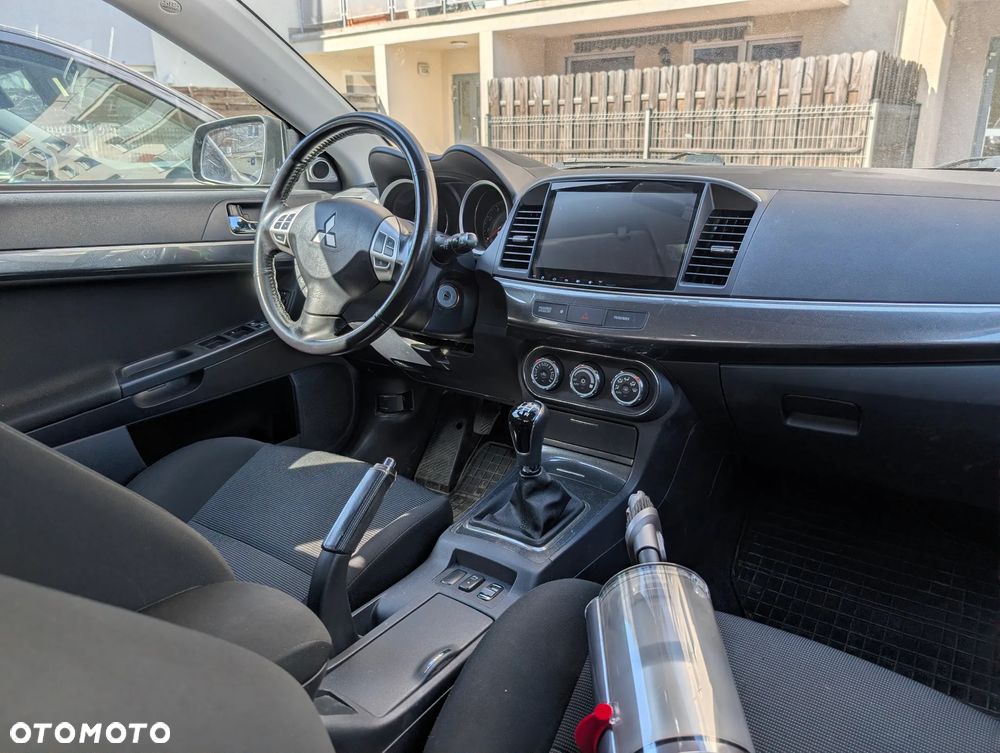 Mitsubishi Lancer 1.8 Intense - 25