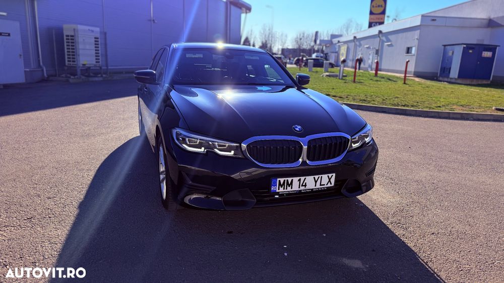 BMW Seria 3 330i xDrive Aut. Sport Line - 38