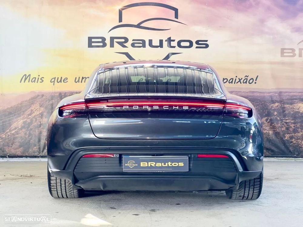 Porsche Taycan 4S - 9