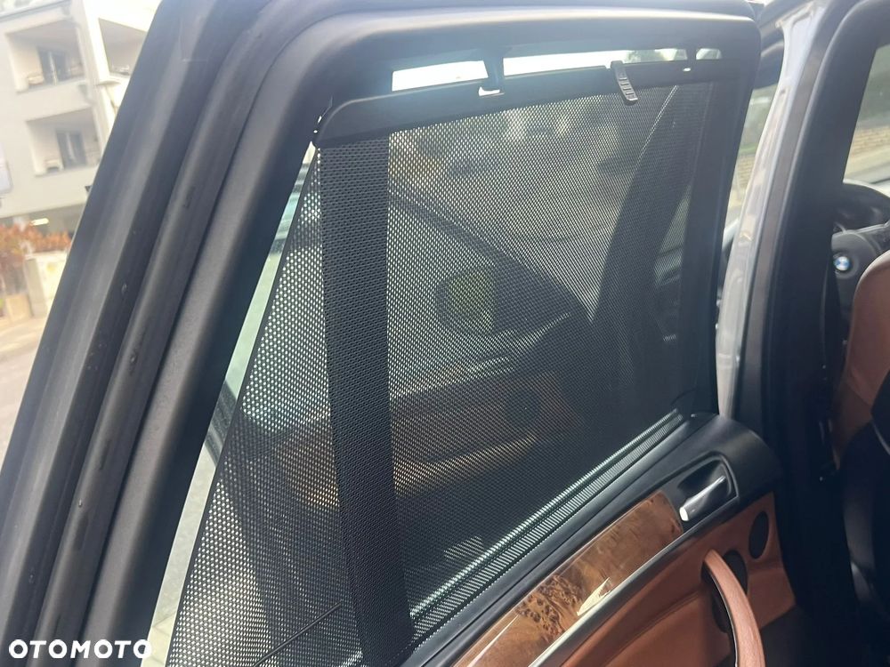 BMW X5 4.8i xDrive - 13