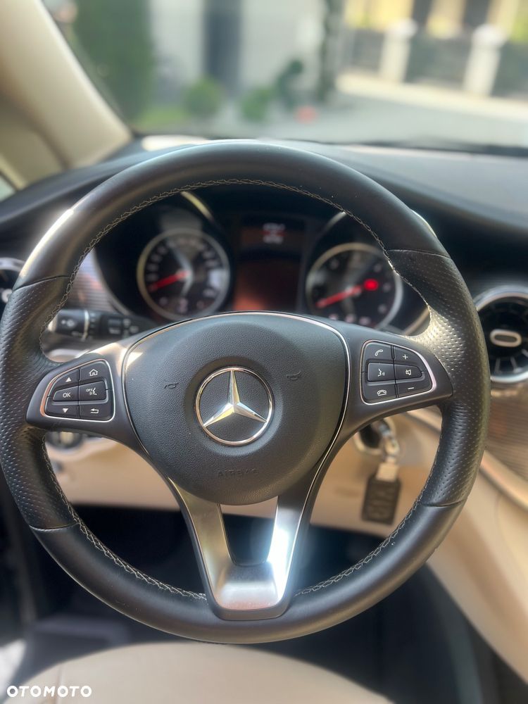 Mercedes-Benz Klasa V - 18