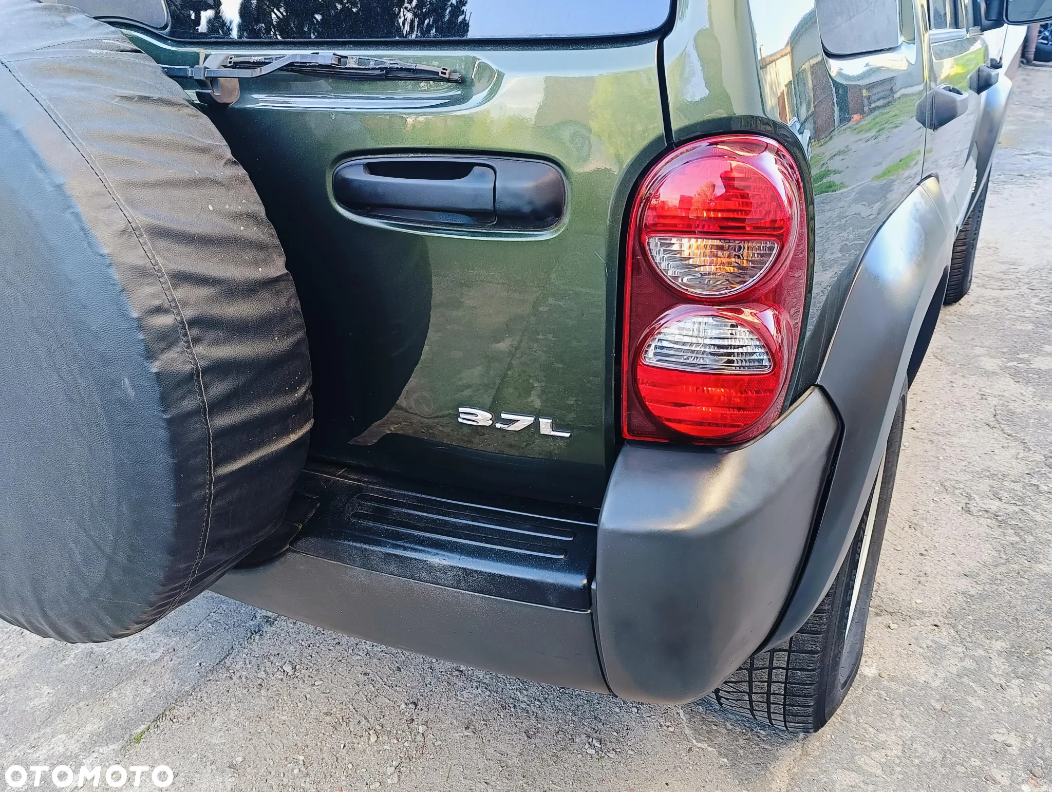Jeep Liberty 3.7 4x4 - 12