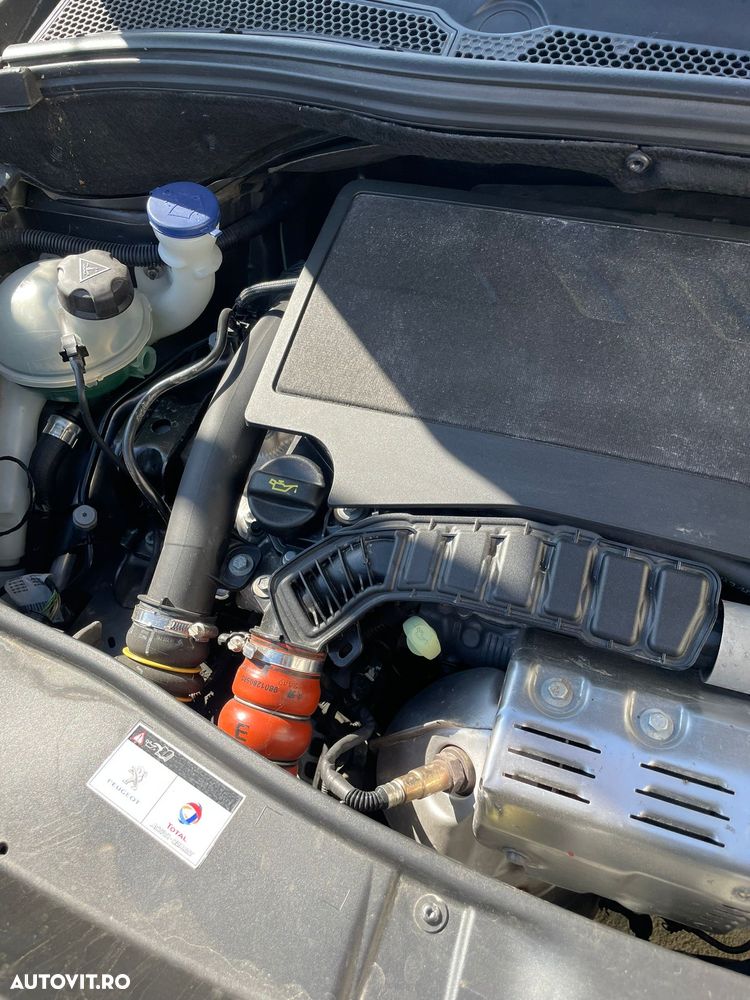 Peugeot 2008 1.2 PureTech Turbo S&S Allure - 3