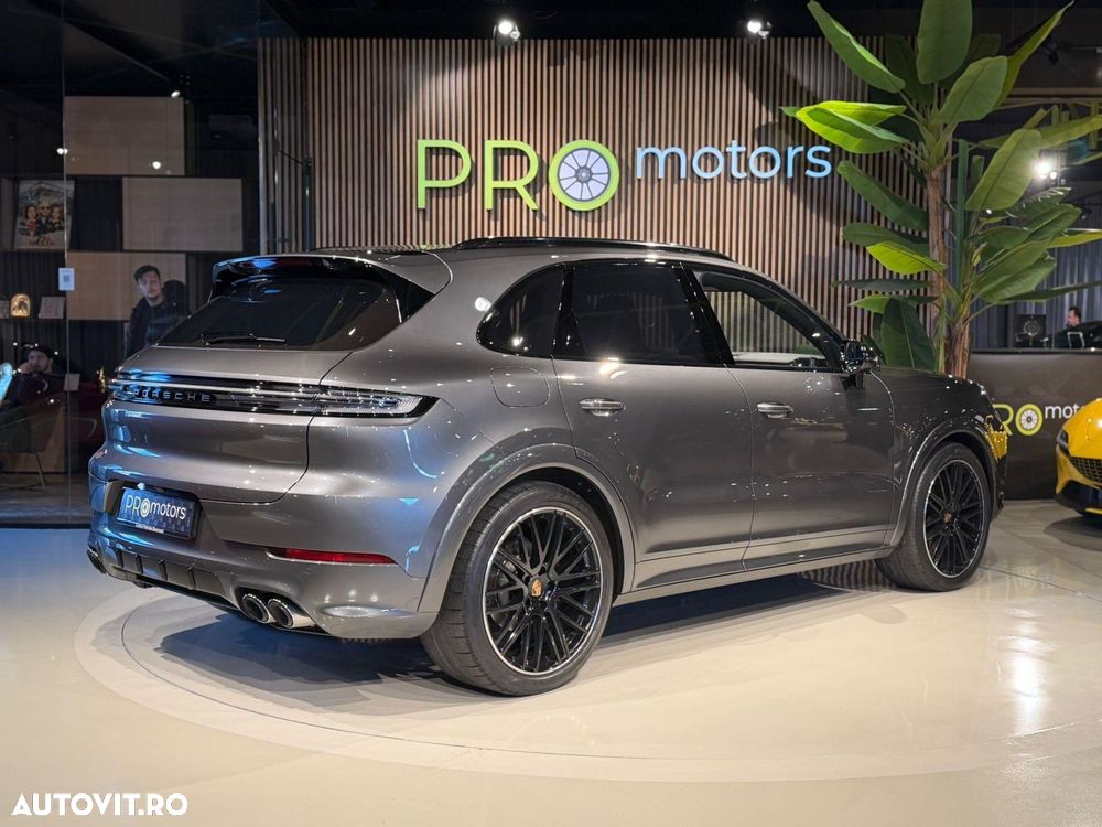 Porsche Cayenne - 15