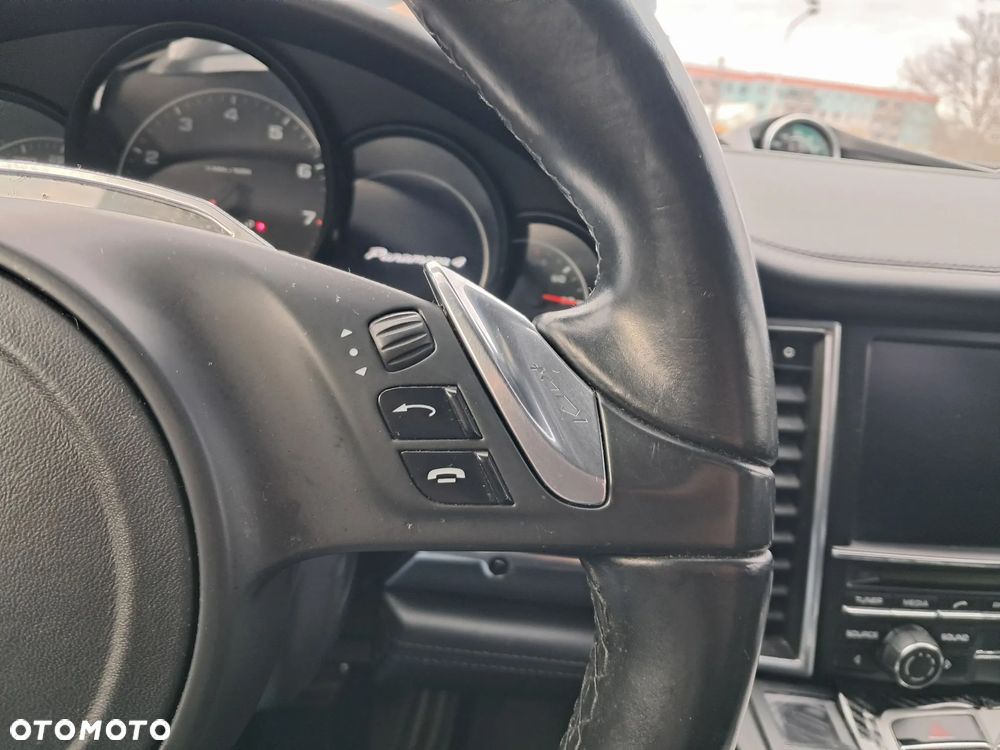 Porsche Panamera 4 PDK - 17