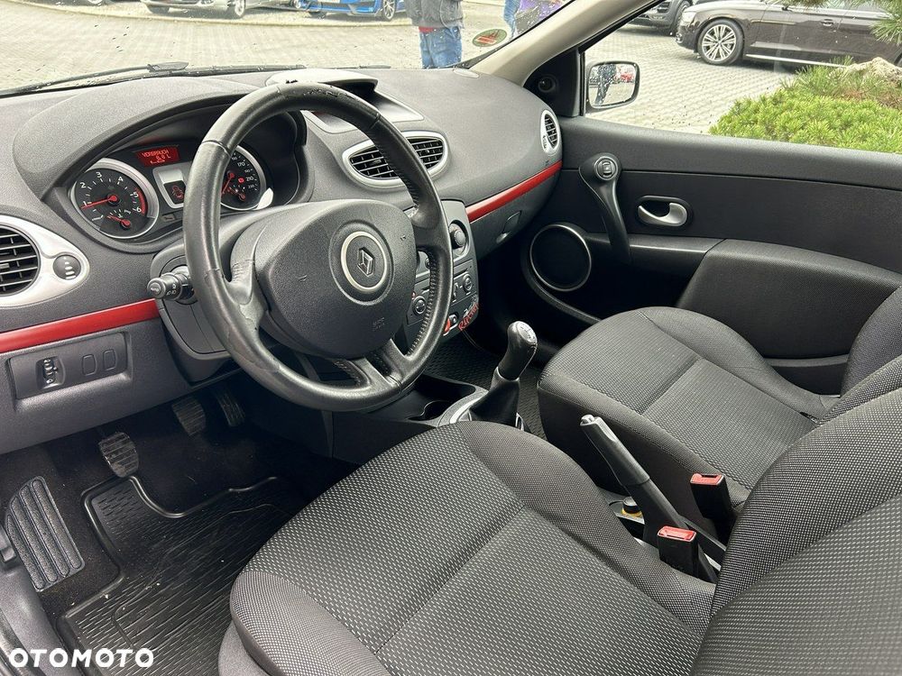 Renault Clio - 9