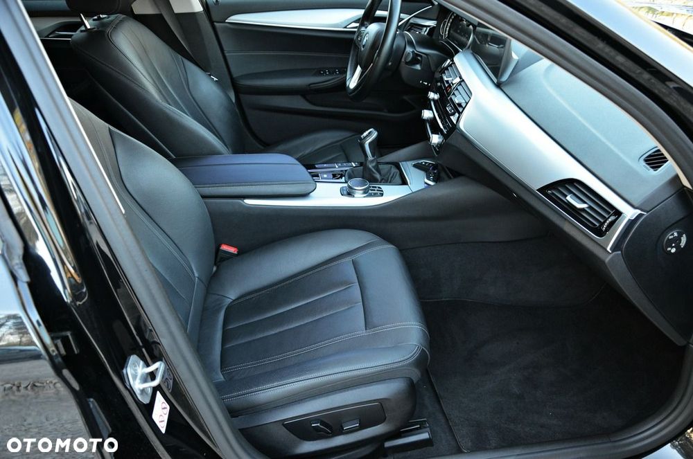 BMW Seria 5 520d Sport Line - 6