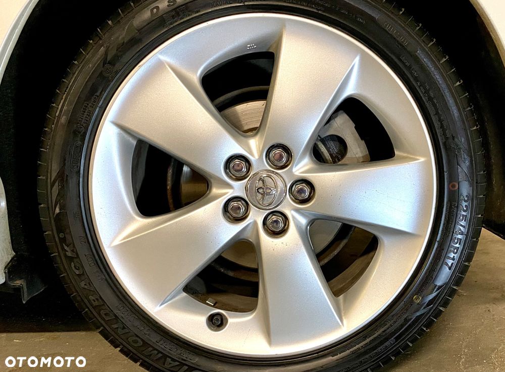 Toyota Prius (Hybrid) Life - 21