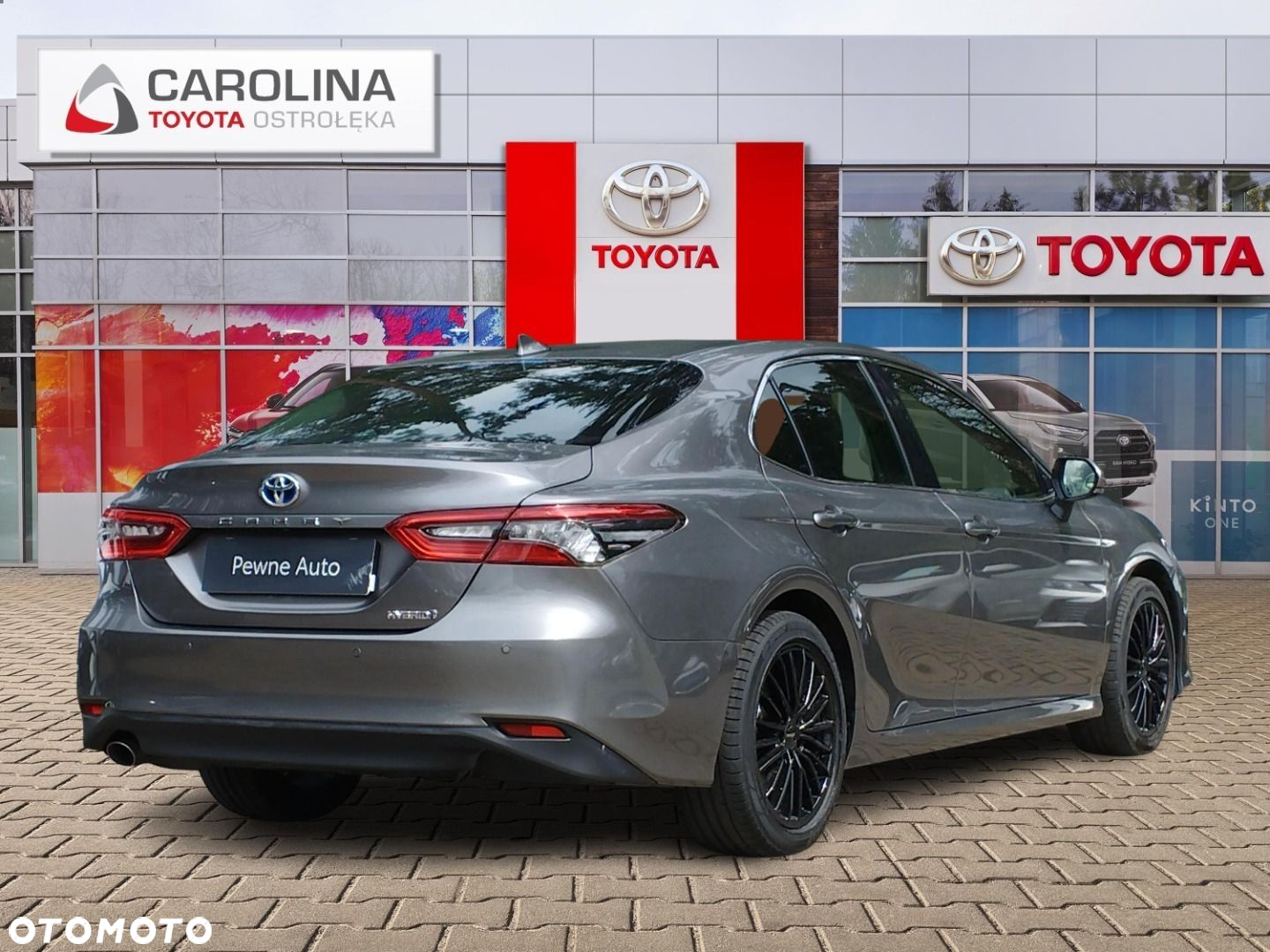 Toyota Camry - 5