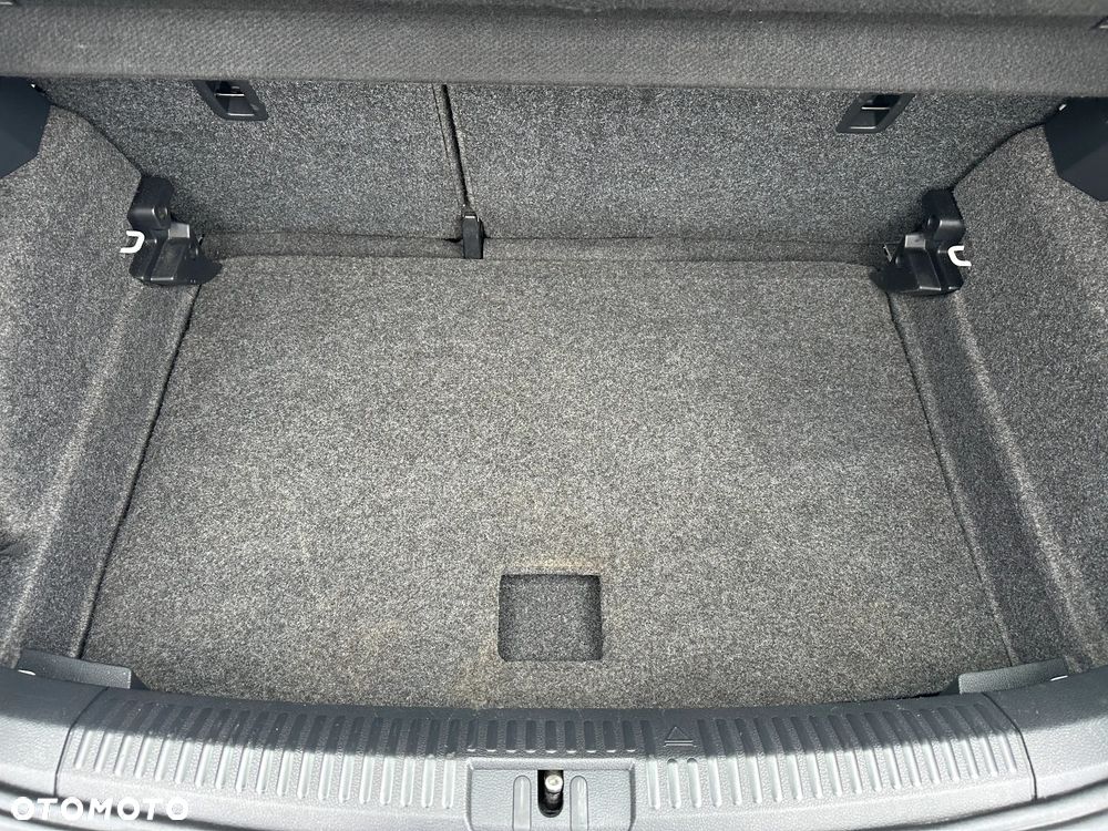 Volkswagen Polo - 25