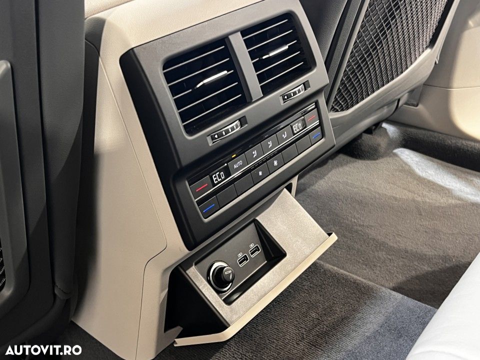 Volkswagen Touareg - 8