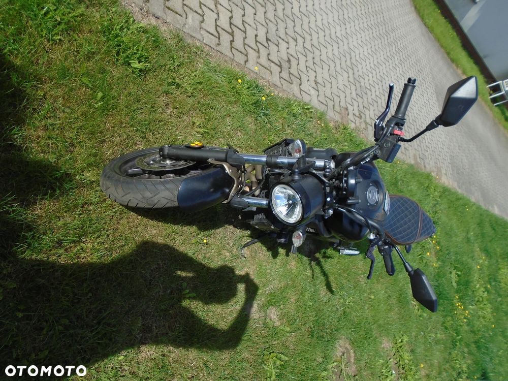 Yamaha XSR - 16