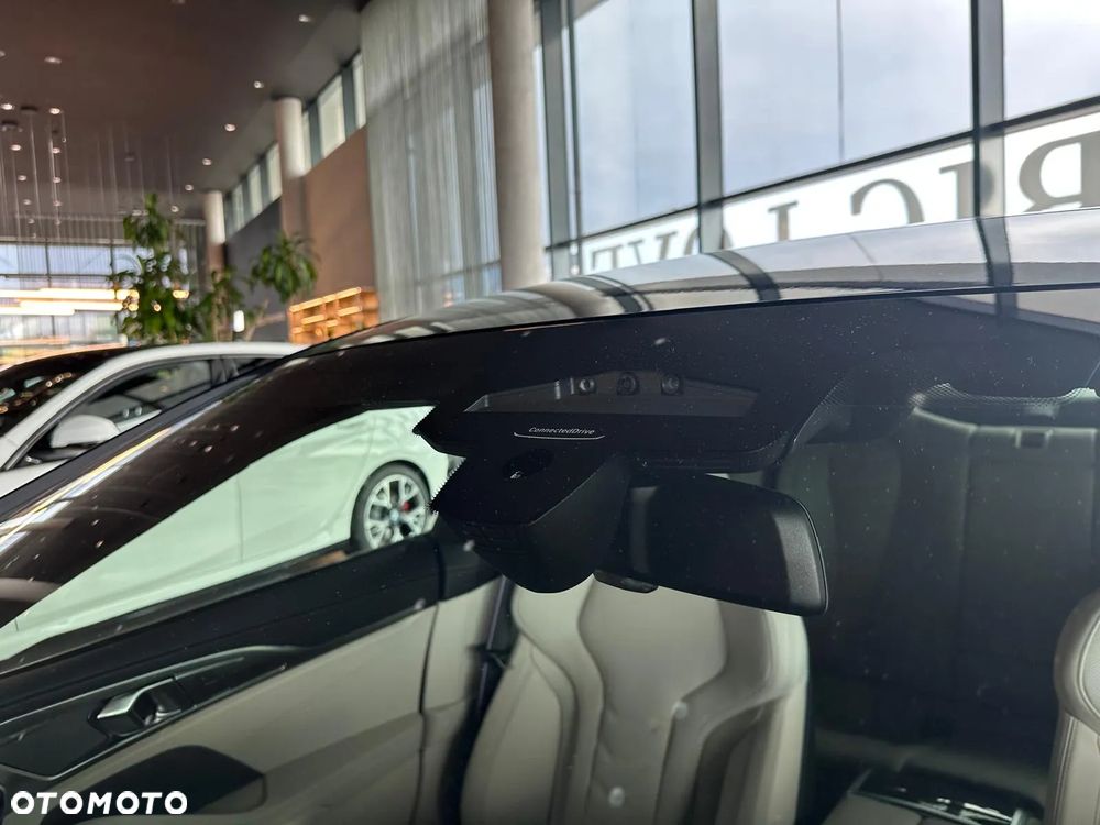 BMW Seria 8 - 10