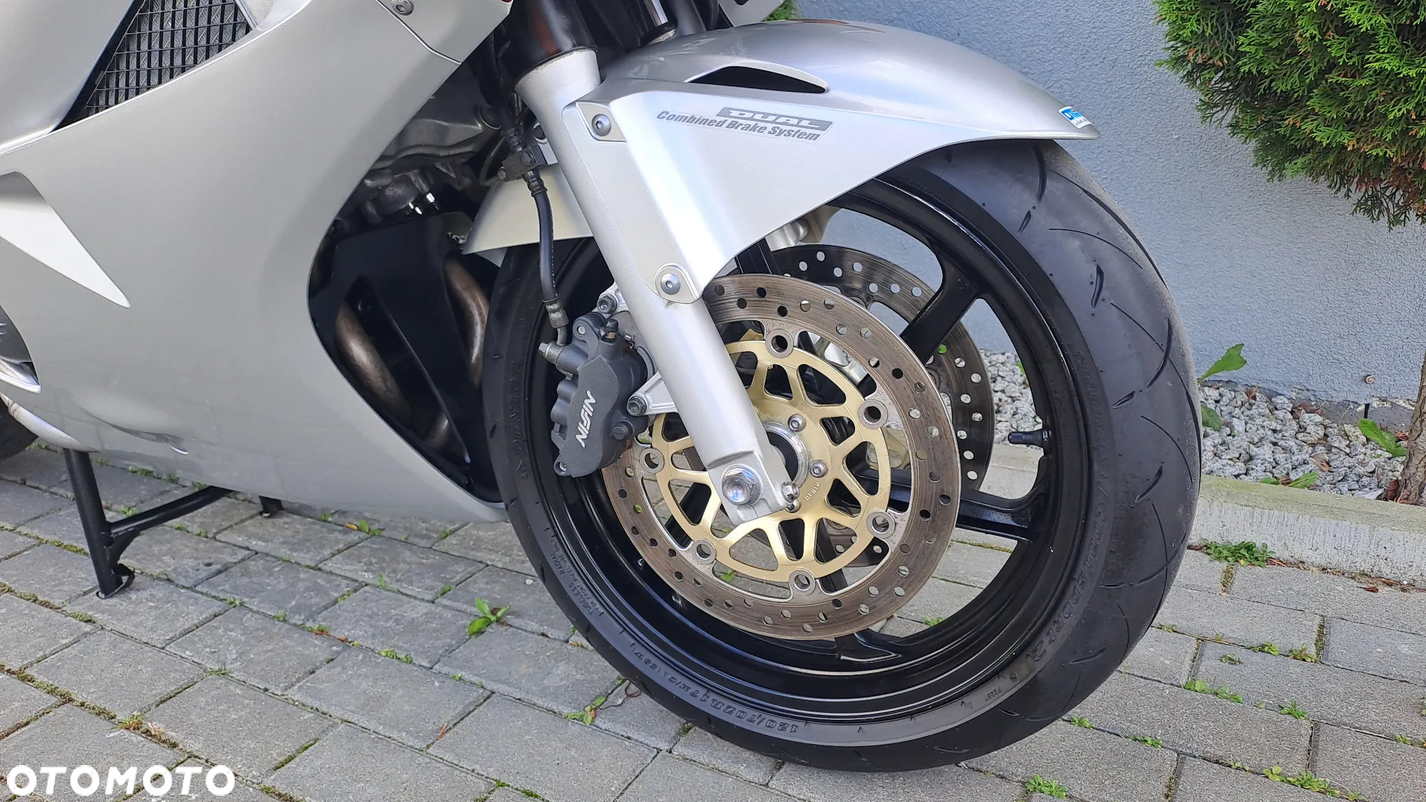 Honda VFR - 11