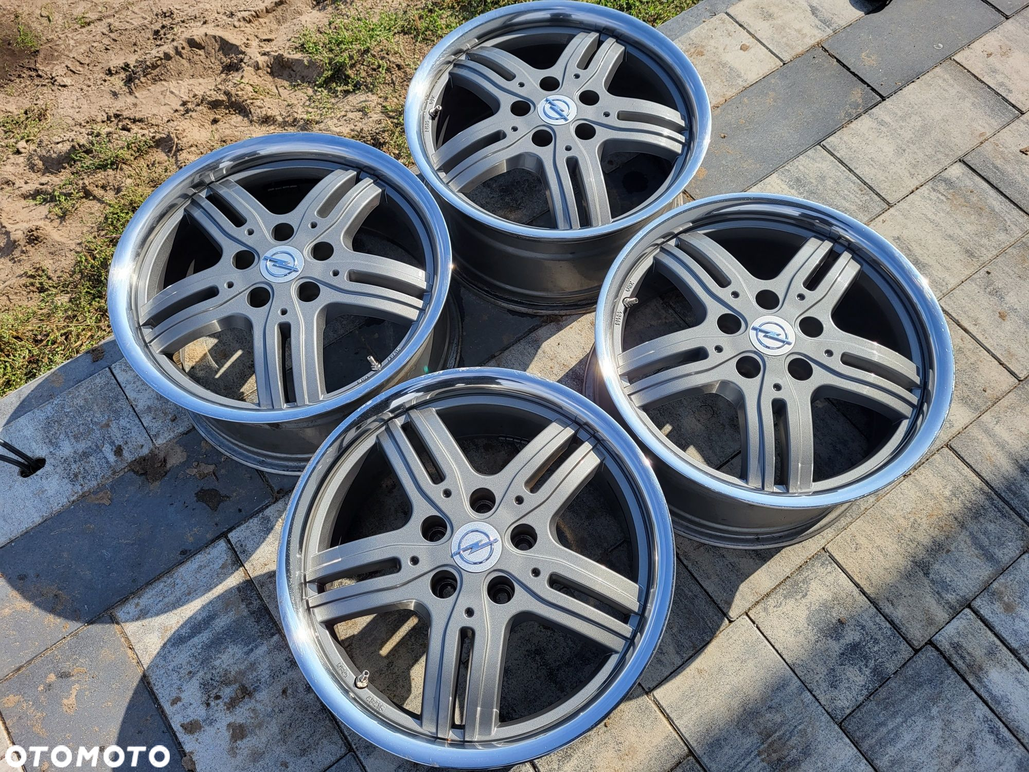 Alufelgi do Opla 5x115 8Jx17 et40 cb70,4mm rant - 4