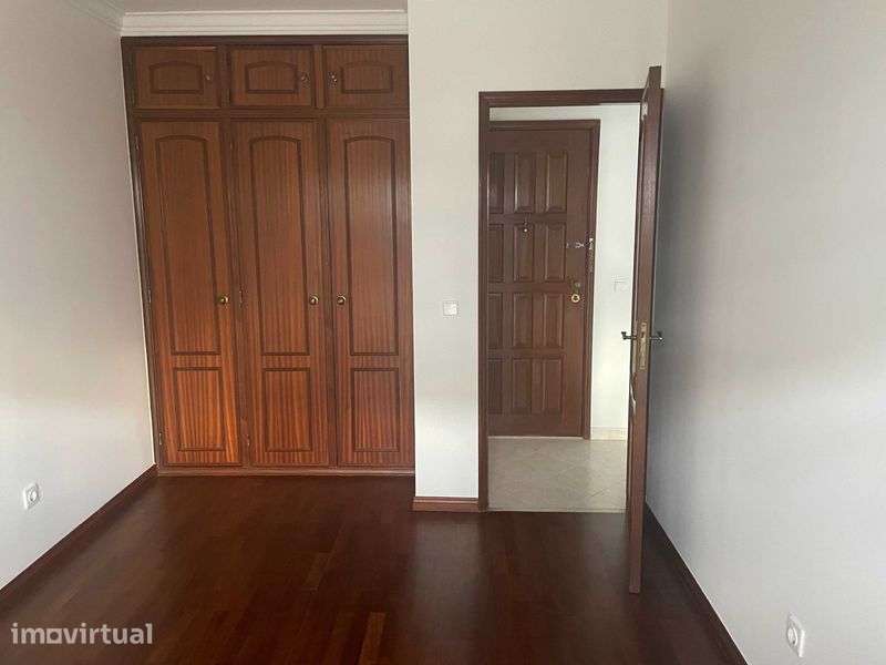Apartamento T1 para arrendamento - Grande imagem: 2/8