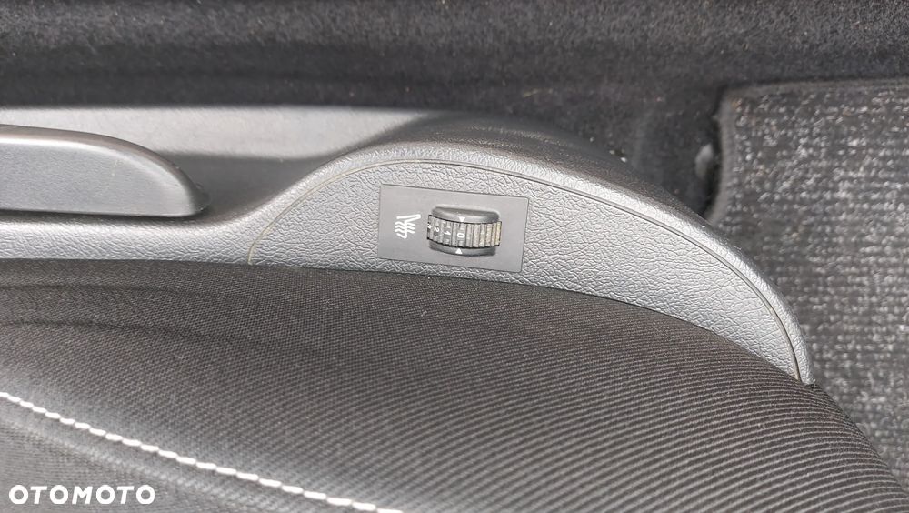 Peugeot 207 CC 1.6 HDi Premium - 10