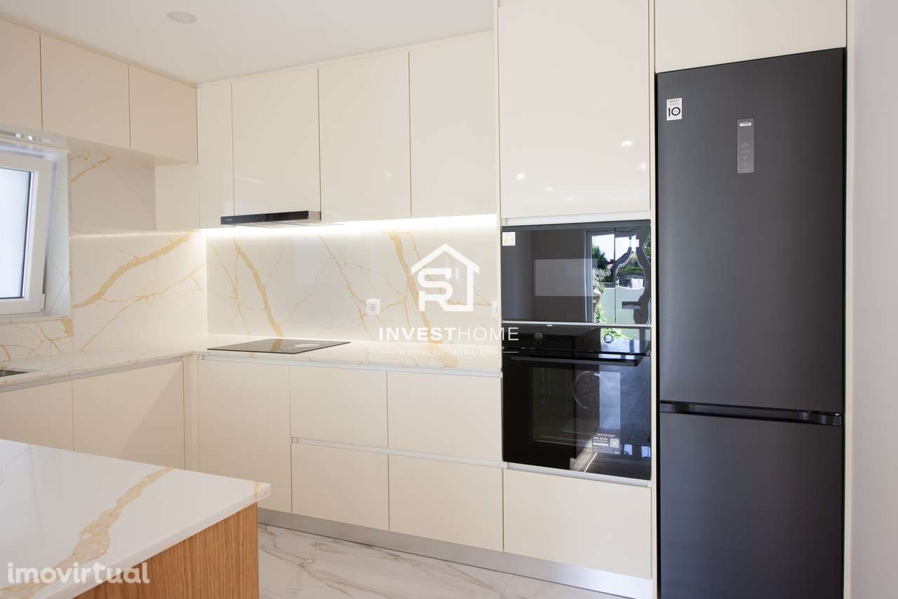 Moradia T5 | Renovada | 4 Frentes | 2 Suites | Jardim | Terraços - Grande imagem: 4/53