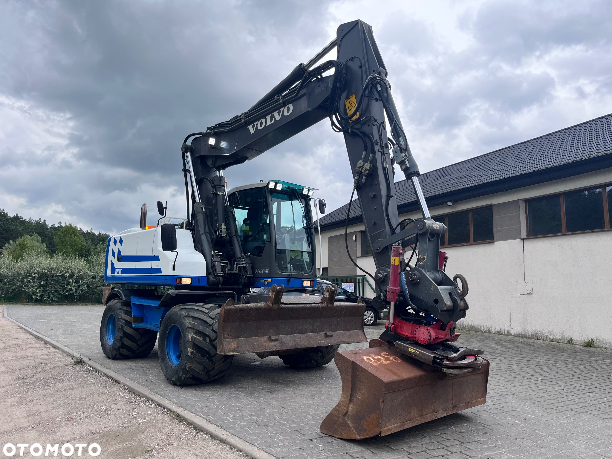 Volvo EW180C - 9