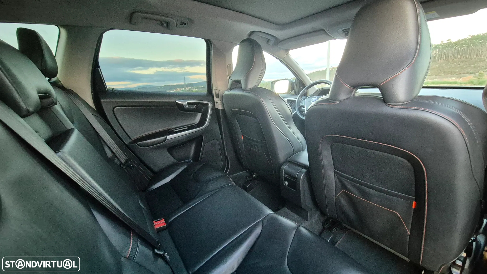 Volvo XC 60 2.0 D4 VOR - 13
