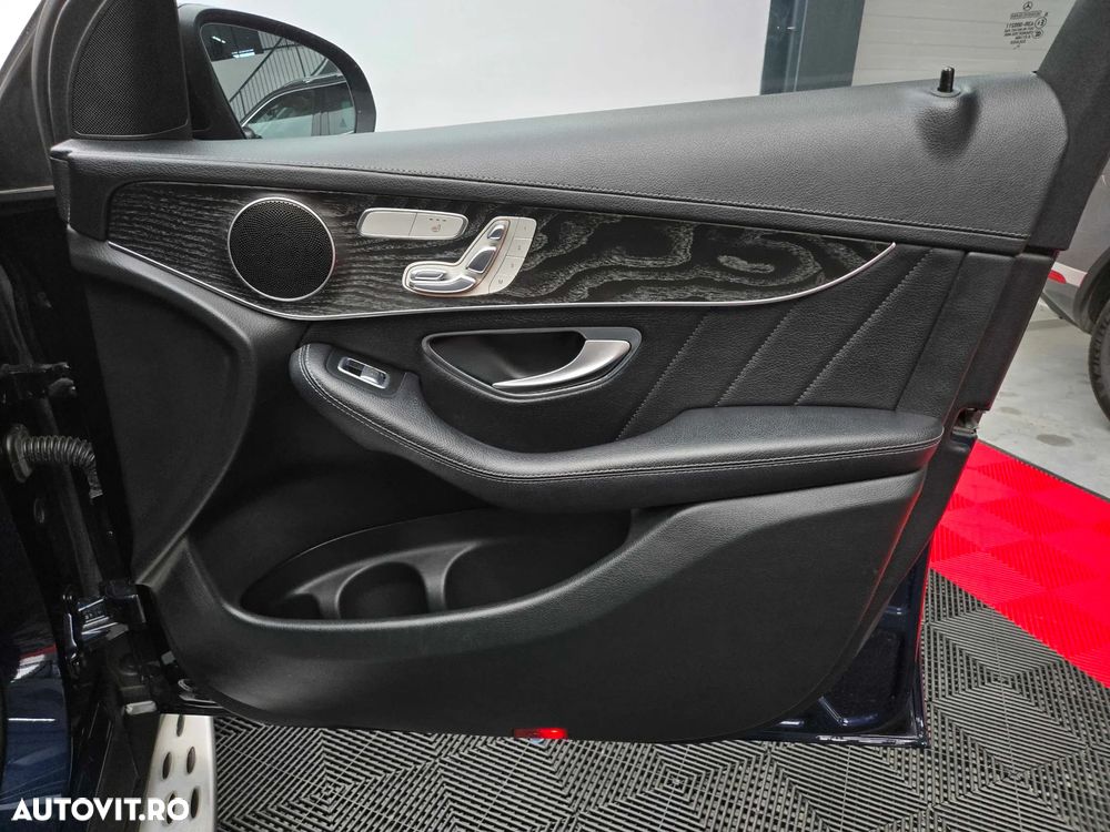 Mercedes-Benz GLC Coupe 250 d 4Matic 9G-TRONIC AMG Line - 24