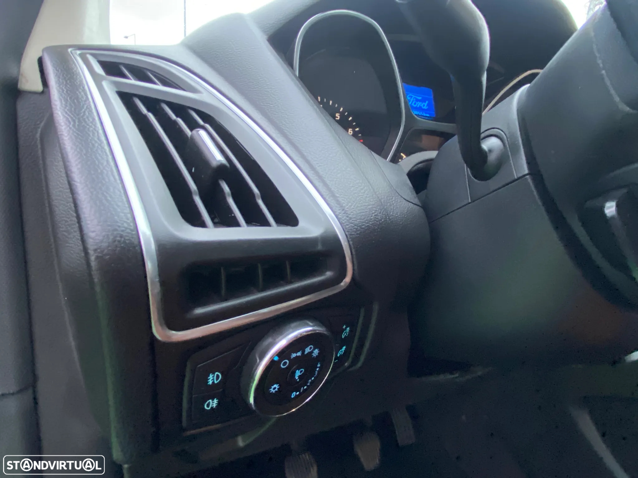 Ford Focus SW 1.0 EcoBoost S&S TITANIUM - 13