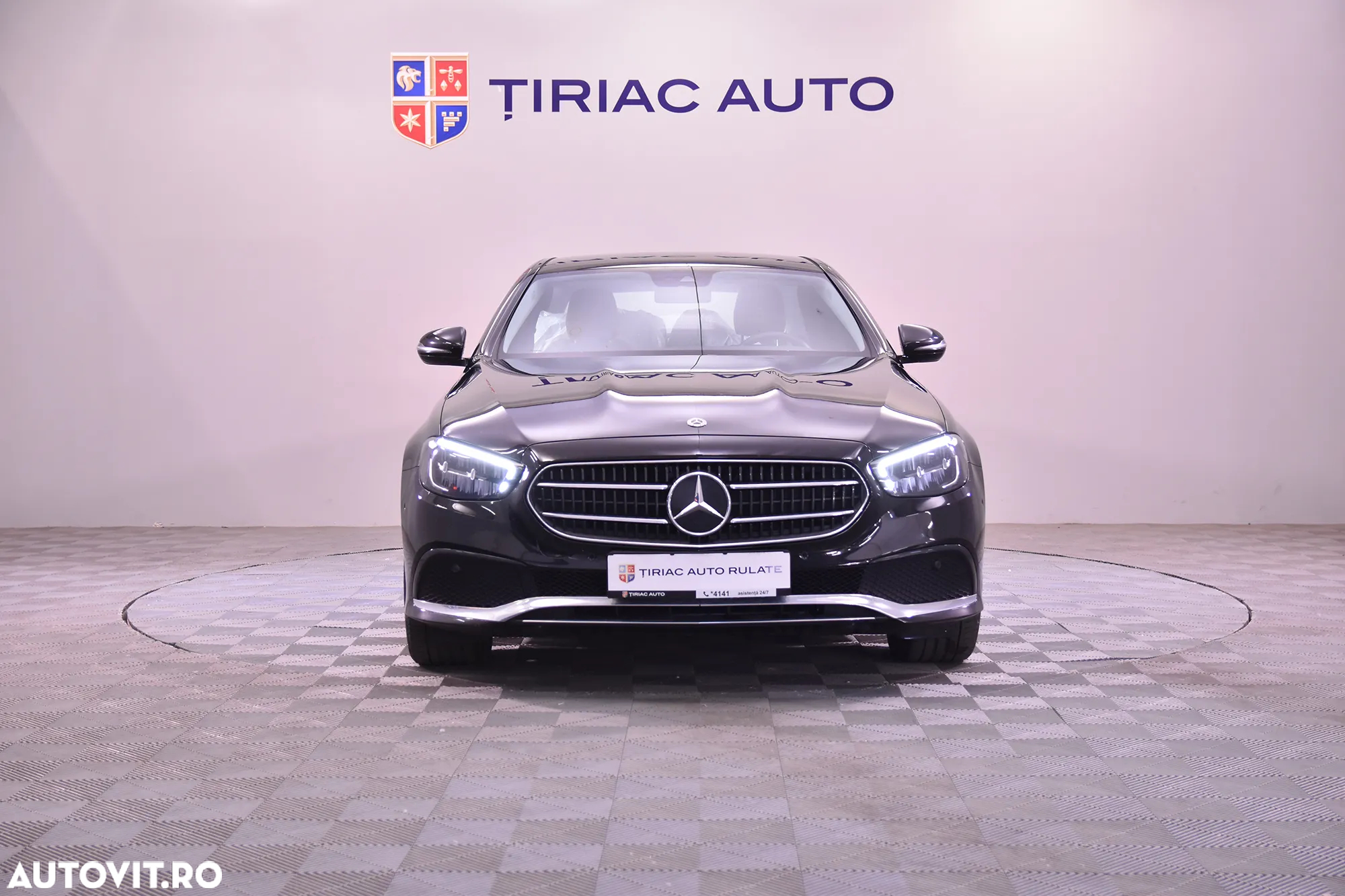 Mercedes-Benz E 300 de Aut. - 8