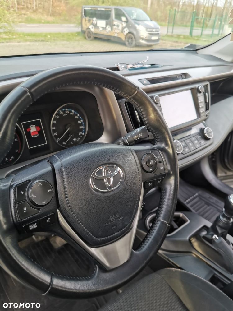 Toyota RAV4 - 8