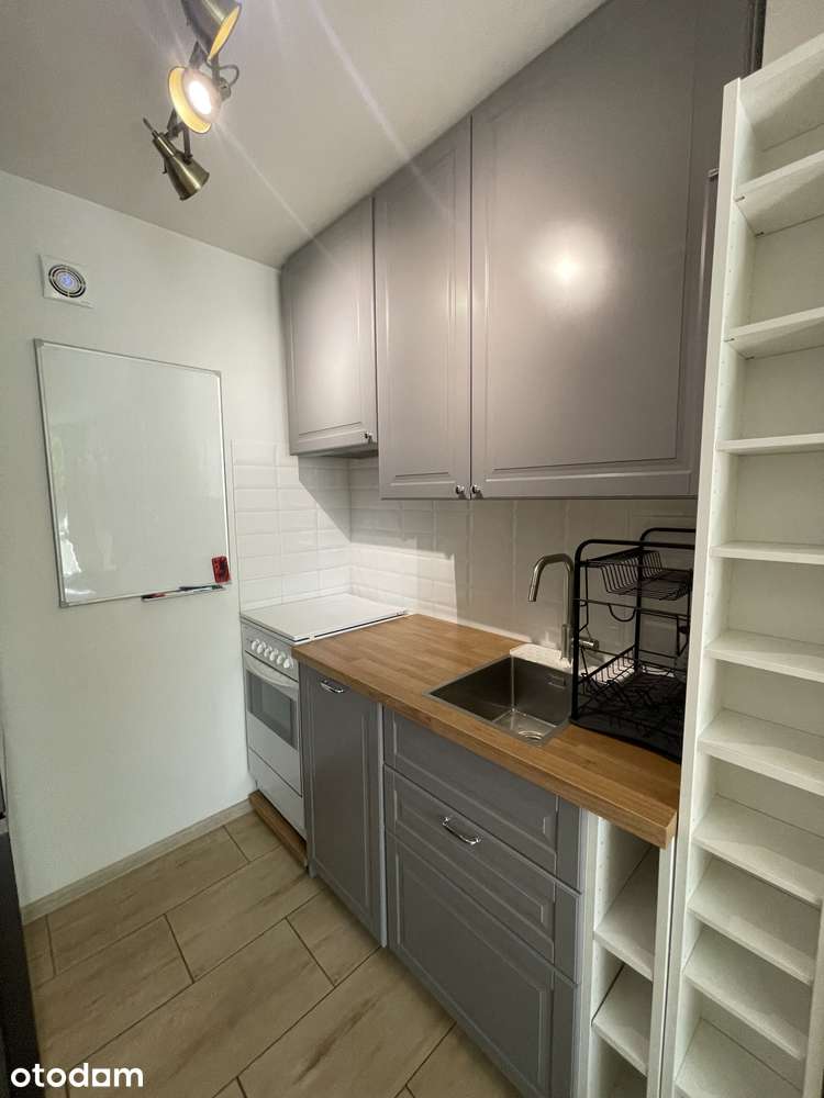 2 pokoje | 30 m² | Balkon | Łazienki Królewskie | 1. piętro