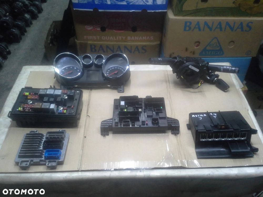 Opel Astra IV J 1.4 Turbo zestaw startowy komputer 12655586 ABM4 immo licznik moduły i inne - 1