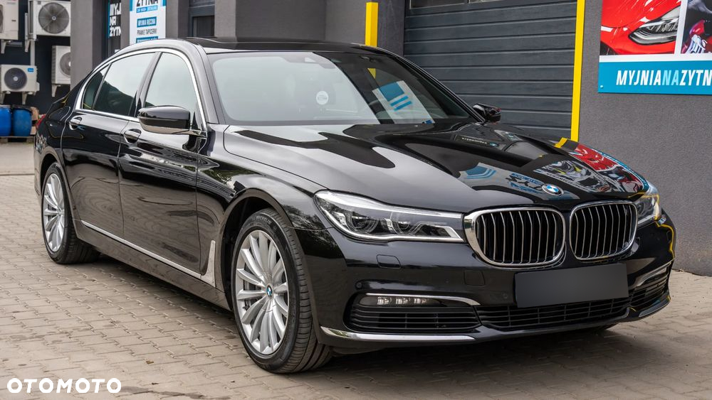 BMW Seria 7 750Li xDrive - 2