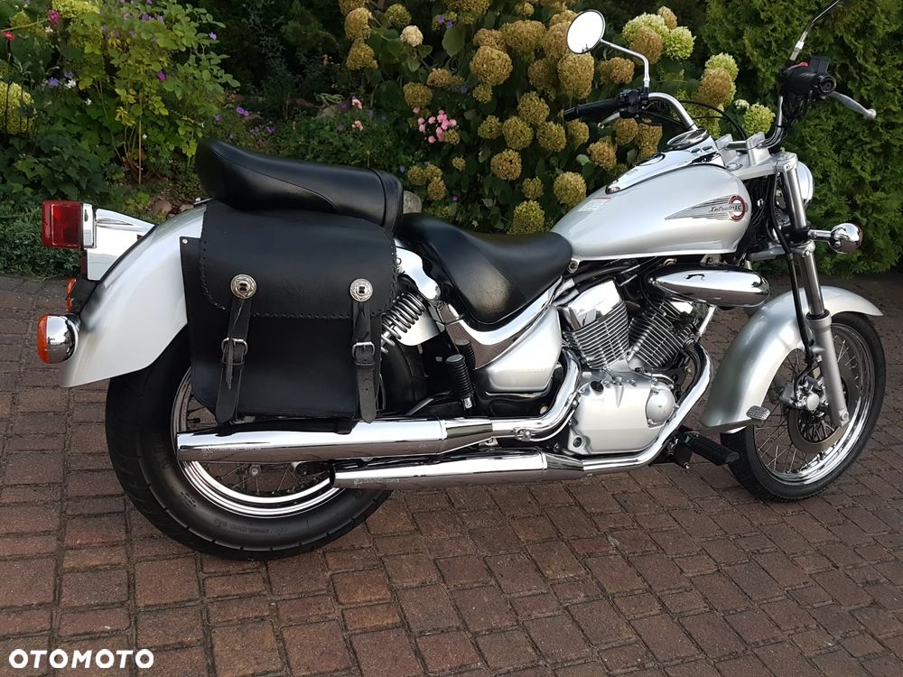 Suzuki Intruder - 13