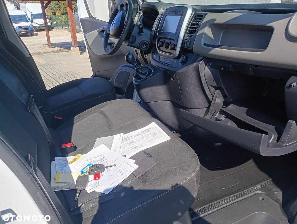 Renault Trafic - 16