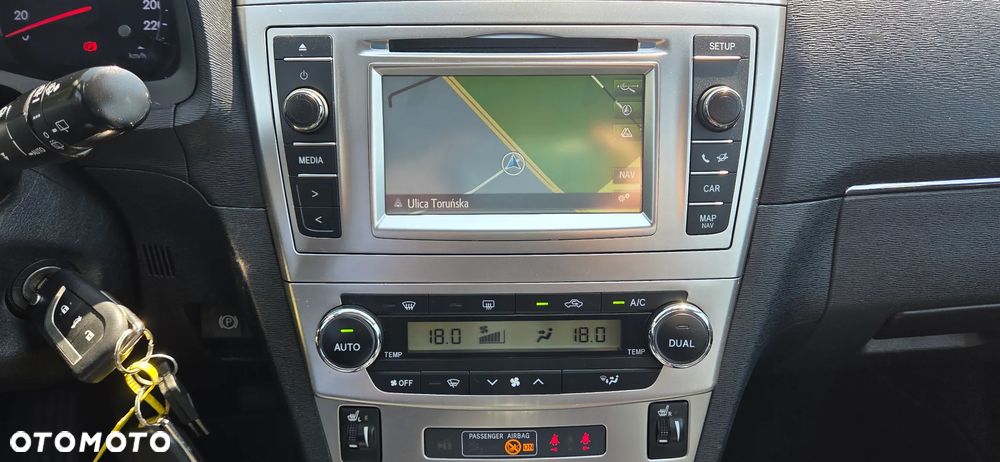 Toyota Avensis 1.8 Premium - 16