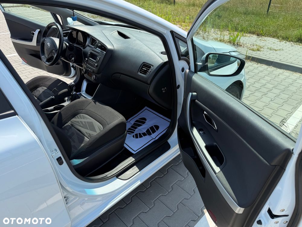 Kia Ceed - 24