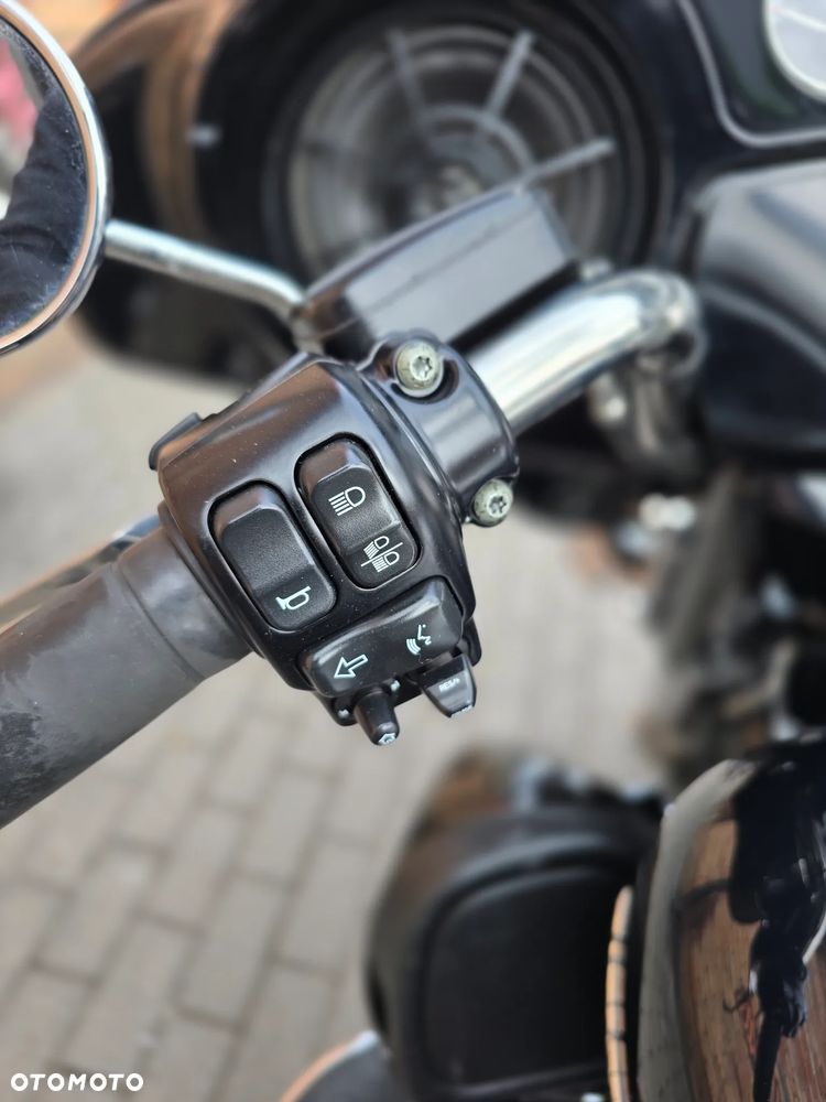 Harley-Davidson Touring Ultra Limited - 29