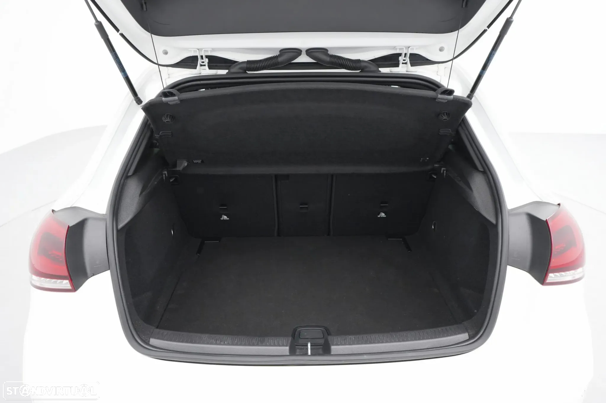 Mercedes-Benz A 180 d AMG Line - 24