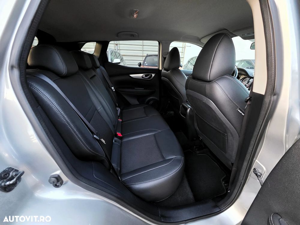 Nissan Qashqai 1.6 DCI Start/Stop Tekna - 17